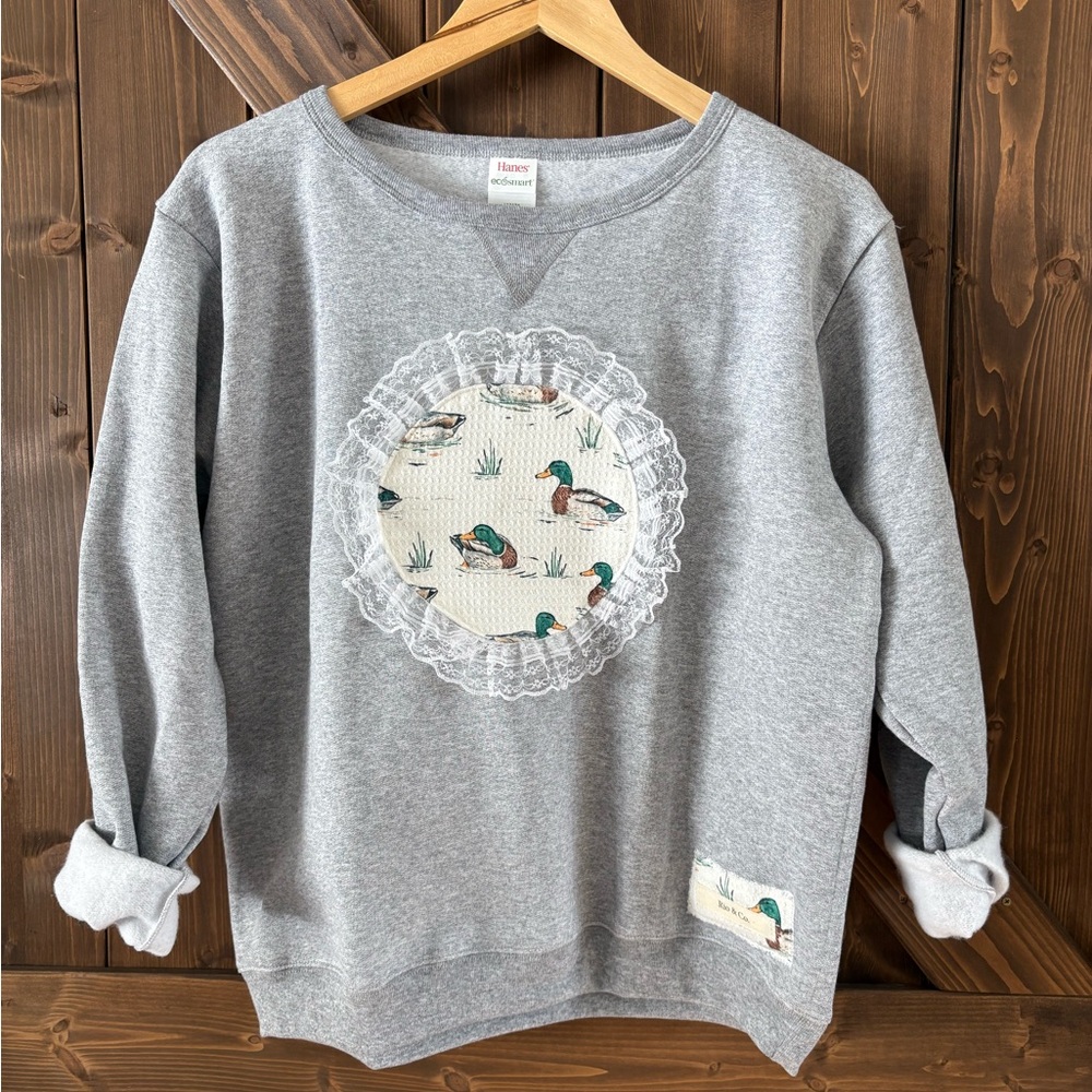 Gray Sweatshirt with Duck Print